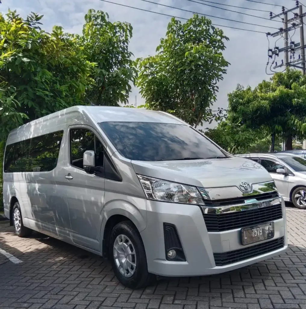 Sewa Hiace Premio